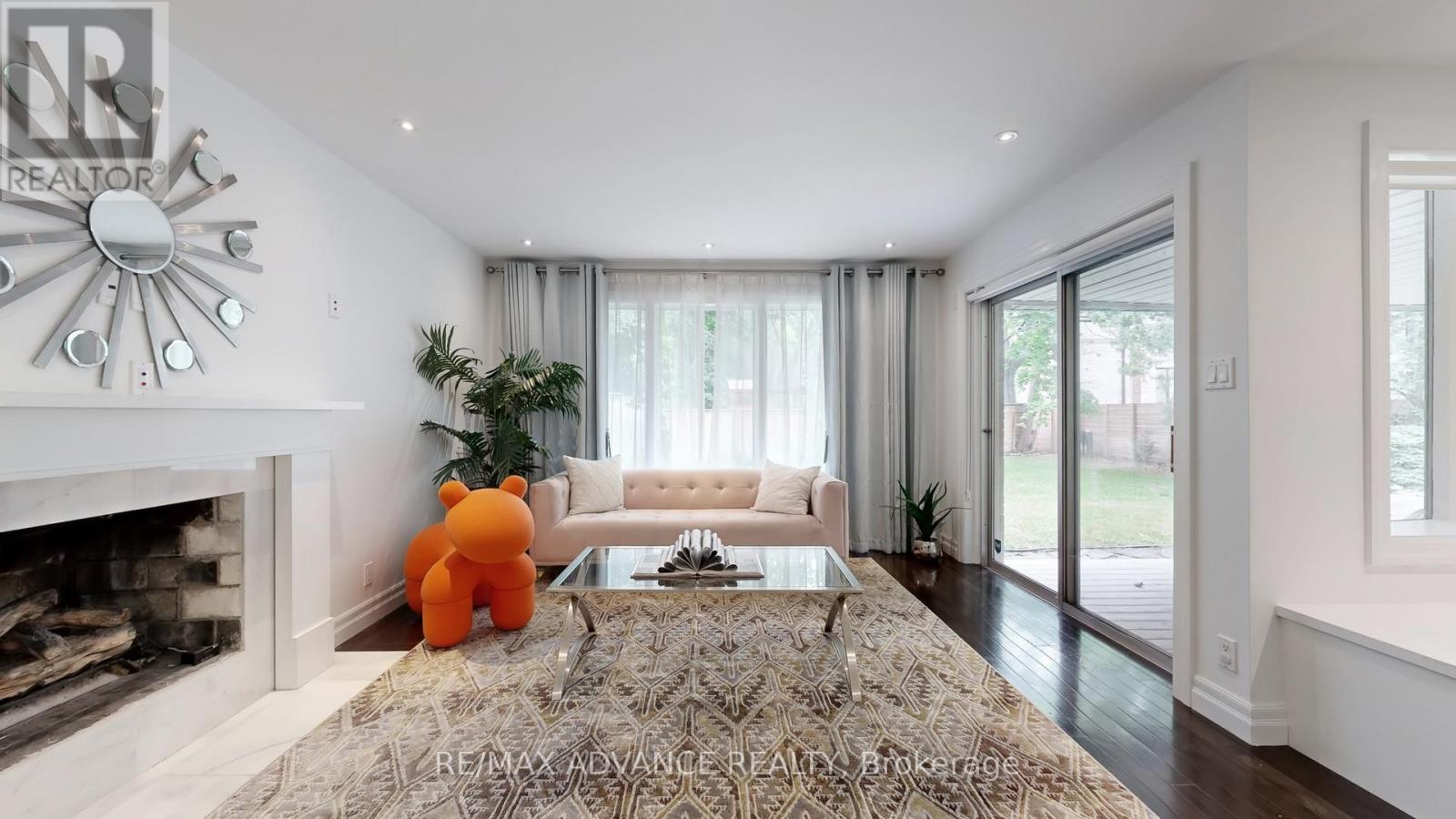 9 Carluke Crescent, Toronto, Ontario  M2L 2H7 - Photo 11 - C12483521