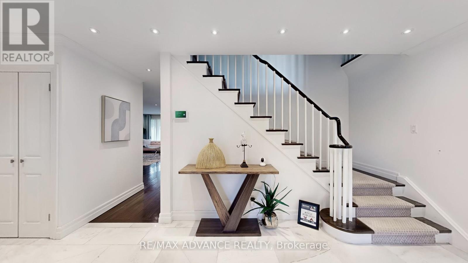 9 Carluke Crescent, Toronto, Ontario  M2L 2H7 - Photo 15 - C12483521