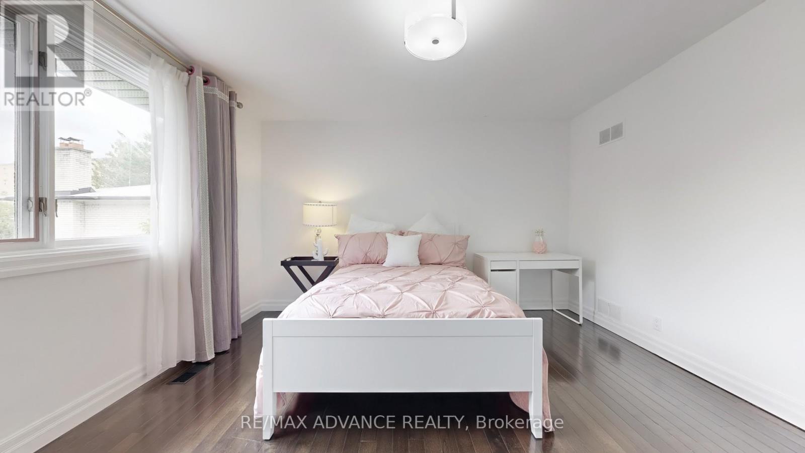9 Carluke Crescent, Toronto, Ontario  M2L 2H7 - Photo 24 - C12483521