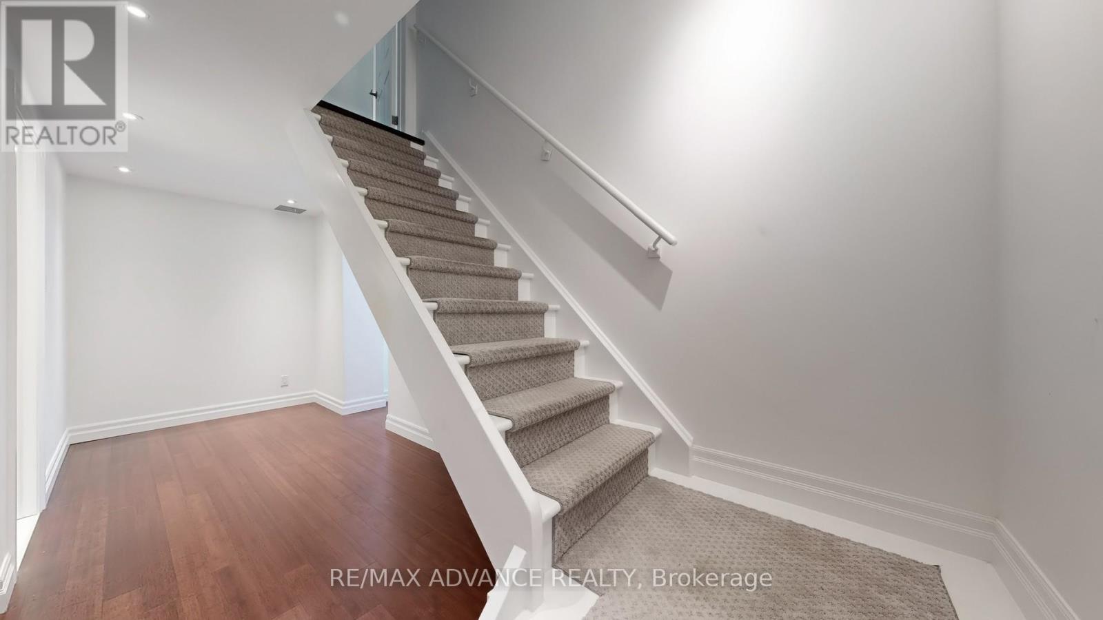 9 Carluke Crescent, Toronto, Ontario  M2L 2H7 - Photo 29 - C12483521