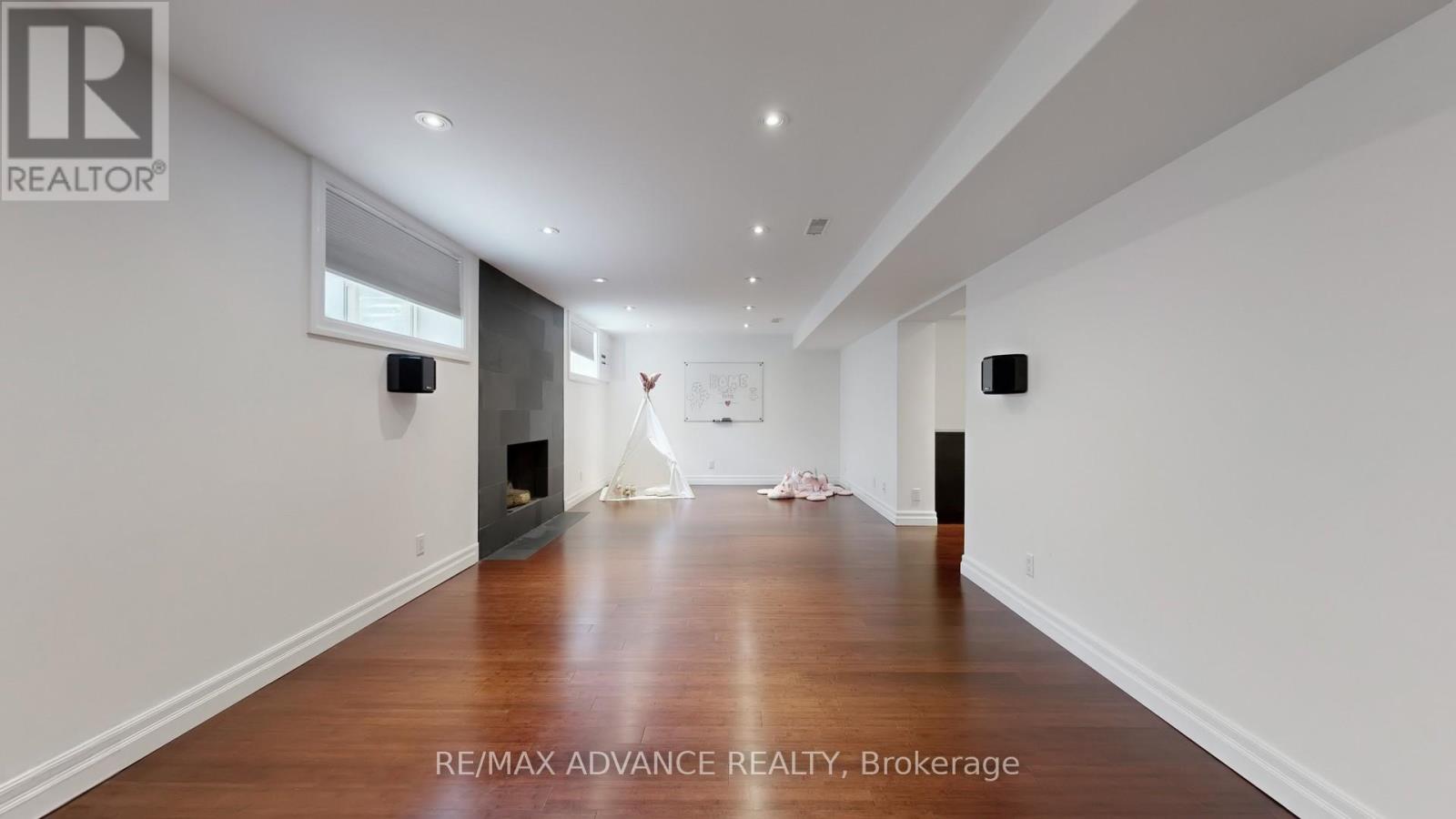 9 Carluke Crescent, Toronto, Ontario  M2L 2H7 - Photo 33 - C12483521