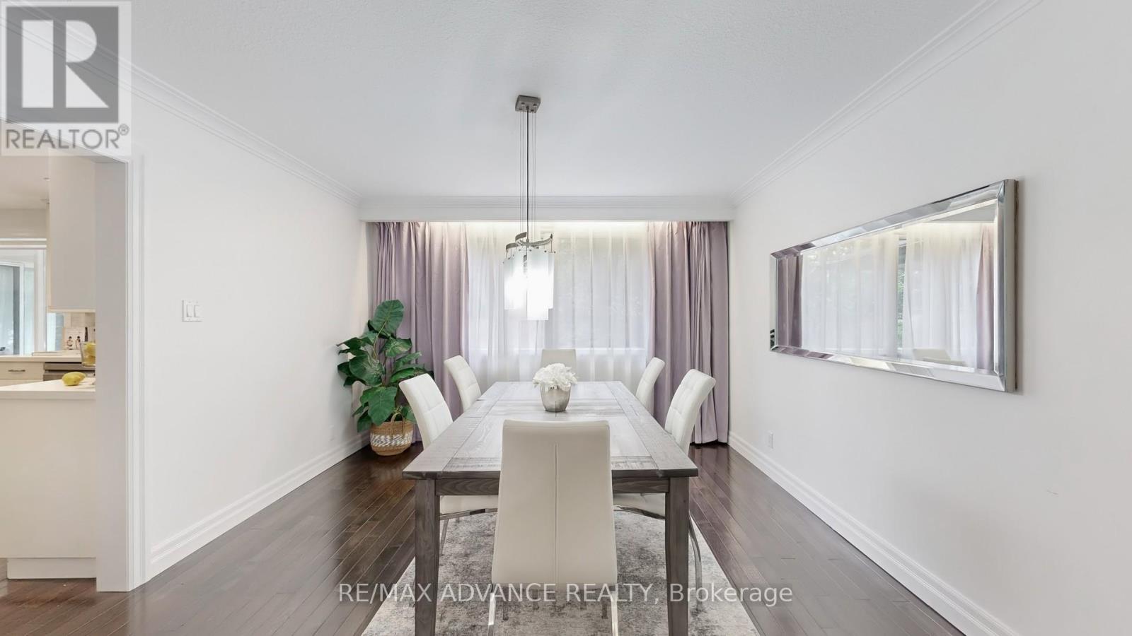 9 Carluke Crescent, Toronto, Ontario  M2L 2H7 - Photo 6 - C12483521