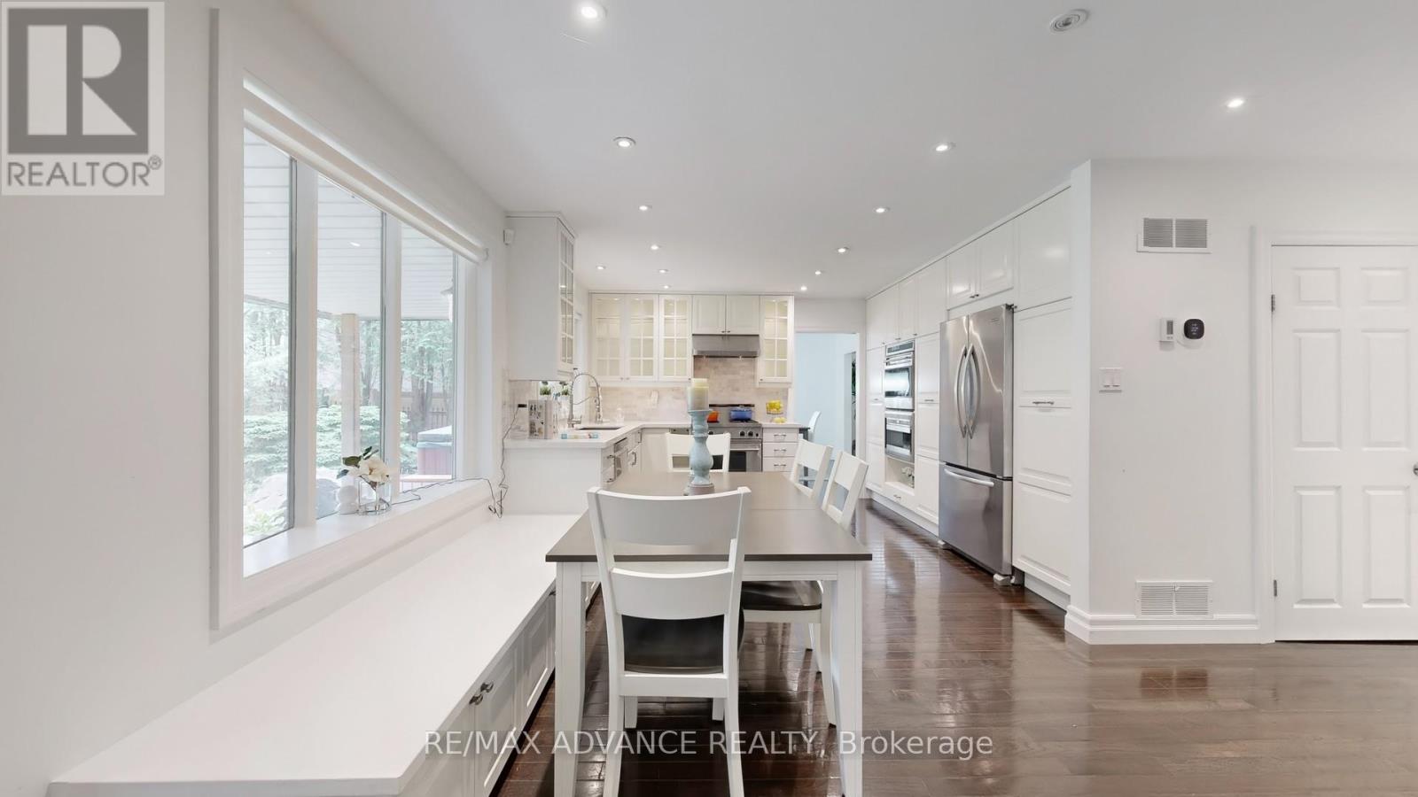 9 Carluke Crescent, Toronto, Ontario  M2L 2H7 - Photo 8 - C12483521