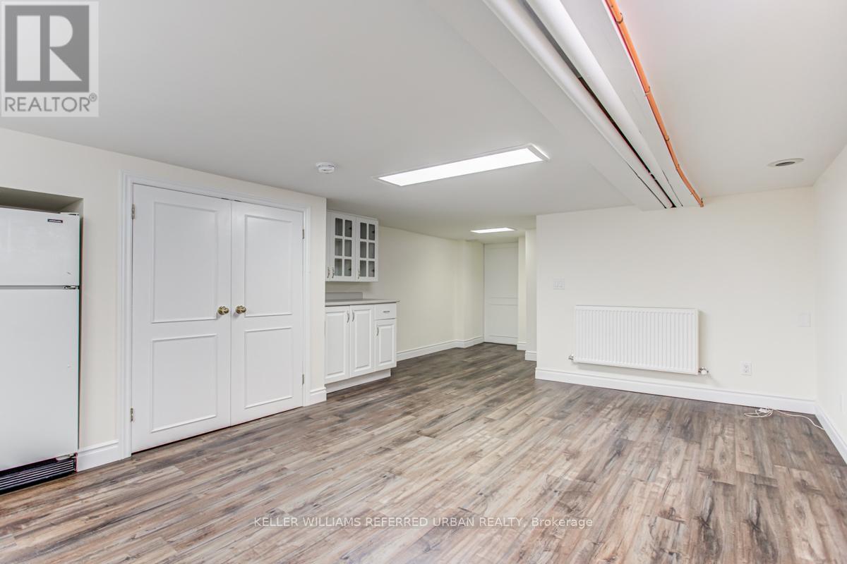 B - 108 Follis Avenue, Toronto, Ontario  M6G 1S9 - Photo 13 - C12483531