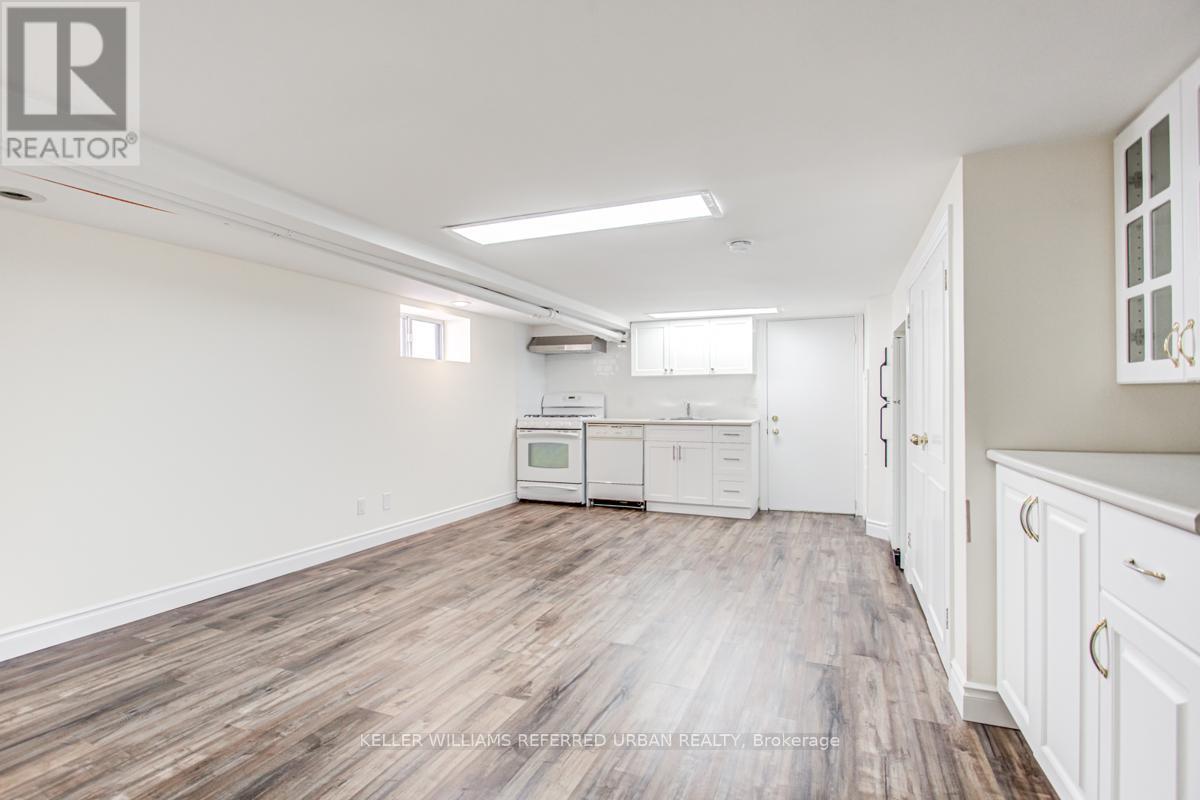 B - 108 Follis Avenue, Toronto, Ontario  M6G 1S9 - Photo 14 - C12483531