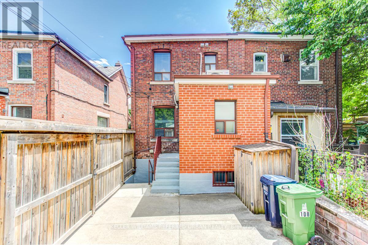 B - 108 Follis Avenue, Toronto, Ontario  M6G 1S9 - Photo 15 - C12483531