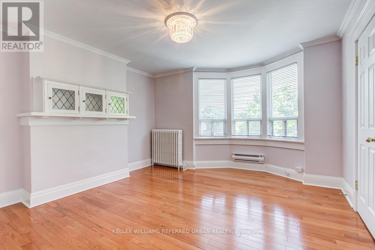 B - 108 Follis Avenue, Toronto, Ontario  M6G 1S9 - Photo 2 - C12483531