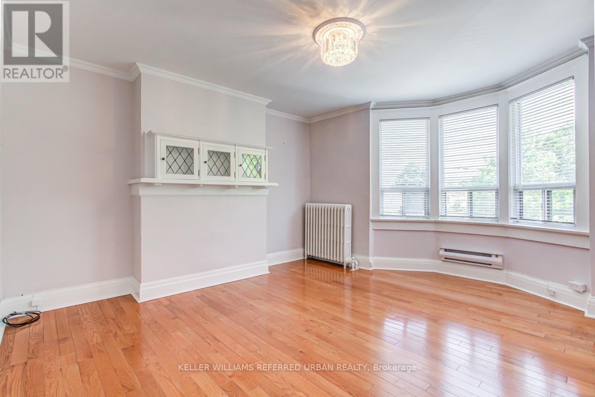 B - 108 Follis Avenue, Toronto, Ontario  M6G 1S9 - Photo 3 - C12483531