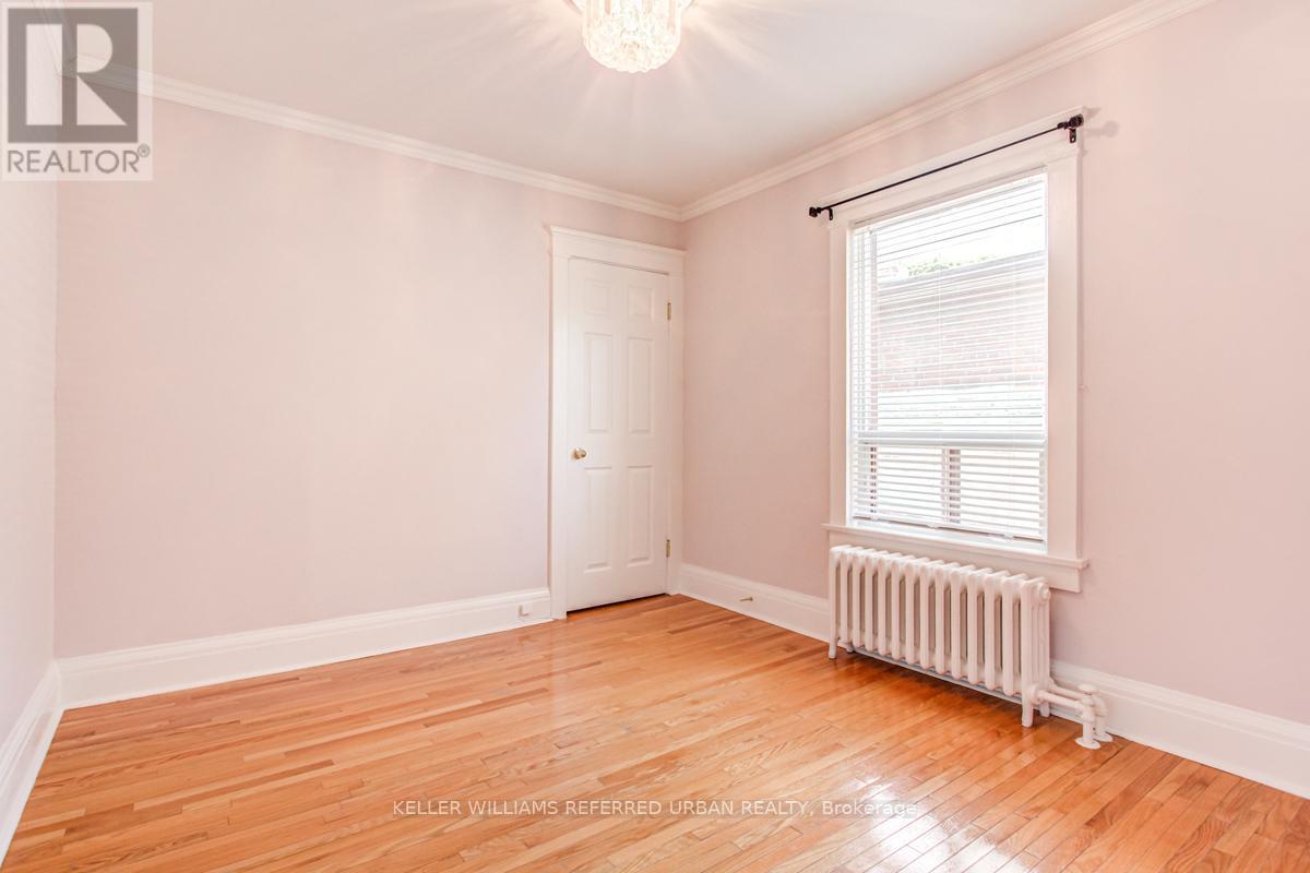 B - 108 Follis Avenue, Toronto, Ontario  M6G 1S9 - Photo 5 - C12483531