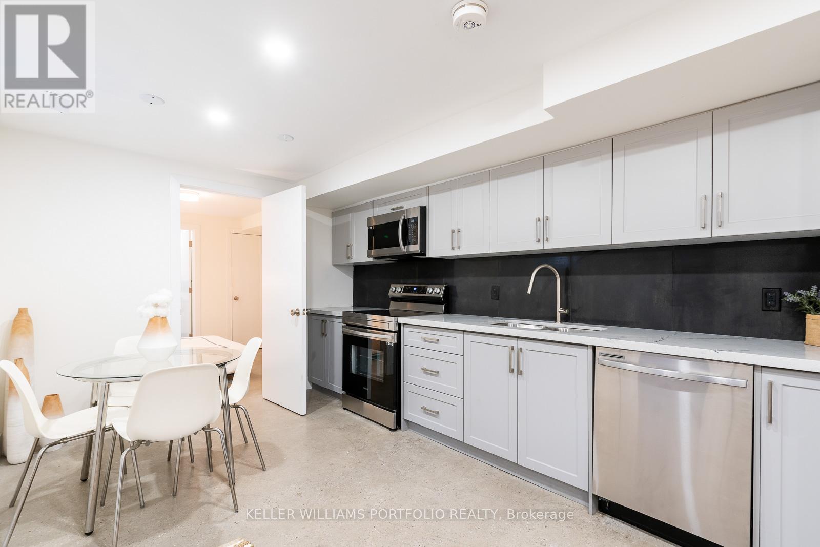 Lower - 180 Maria Street, Toronto, Ontario  M6P 1W4 - Photo 14 - W12358046