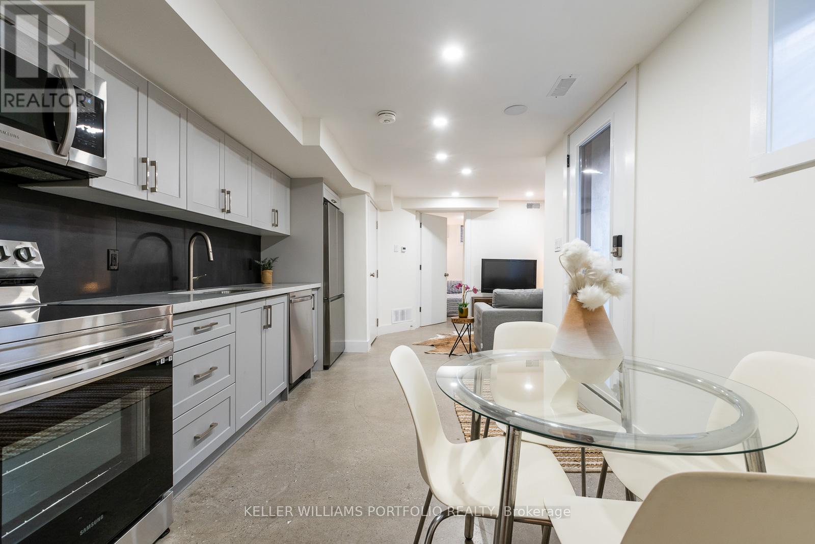 Lower - 180 Maria Street, Toronto, Ontario  M6P 1W4 - Photo 11 - W12358046