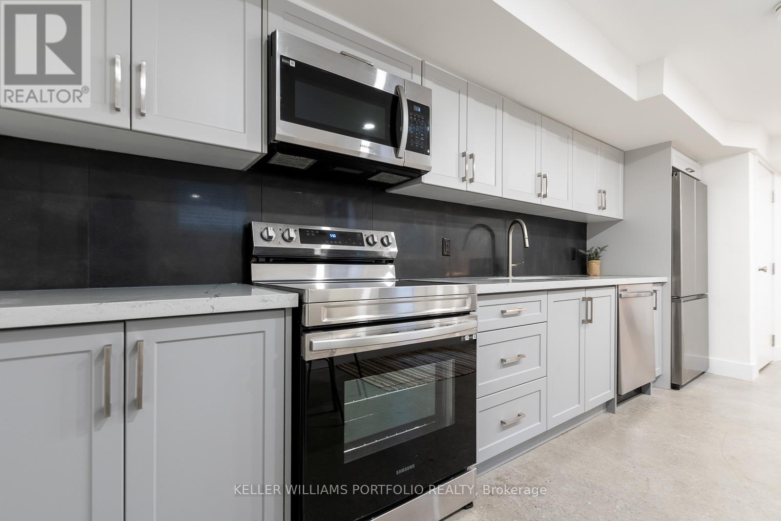 Lower - 180 Maria Street, Toronto, Ontario  M6P 1W4 - Photo 12 - W12358046