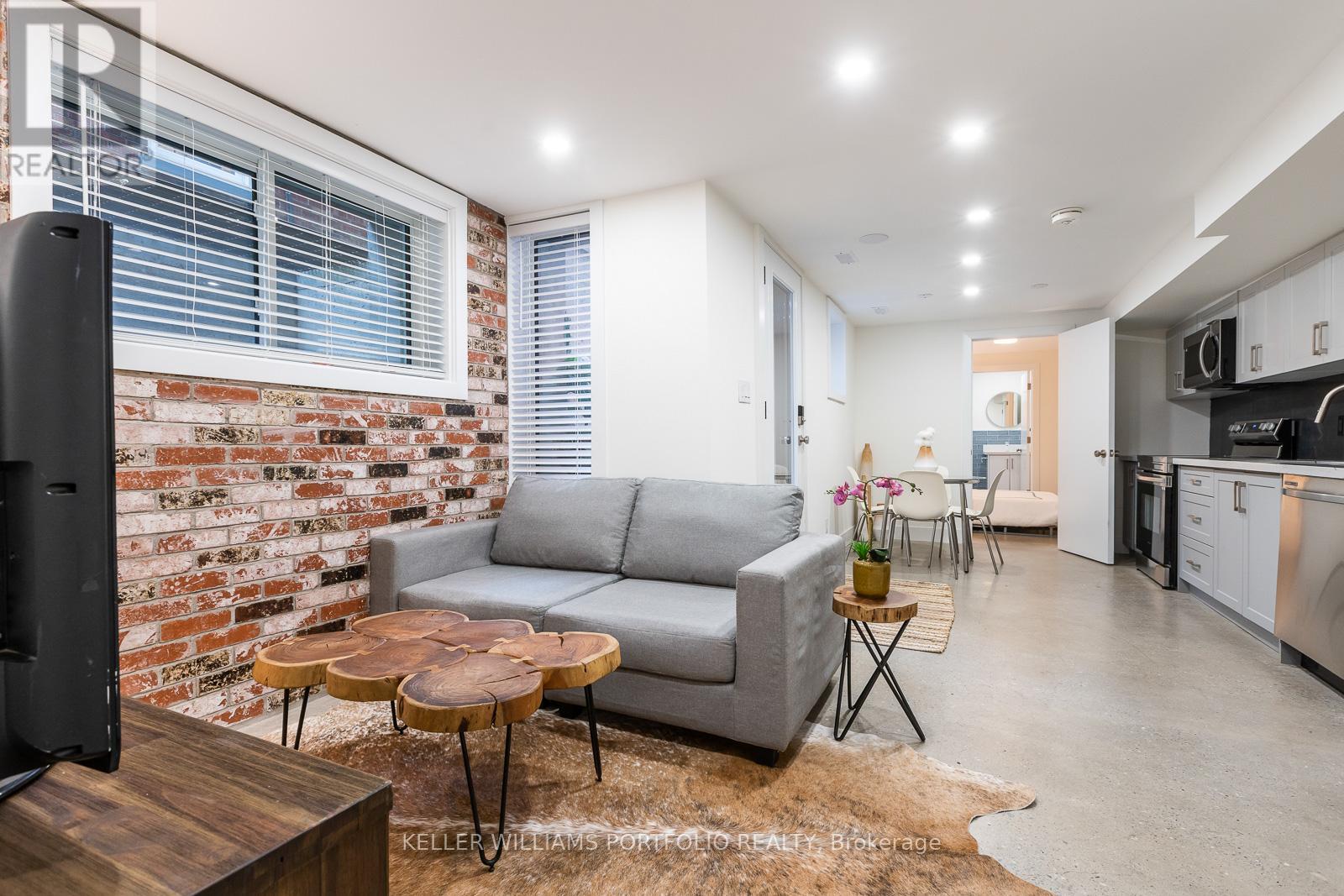 LOWER - 180 MARIA STREET, Toronto, Ontario