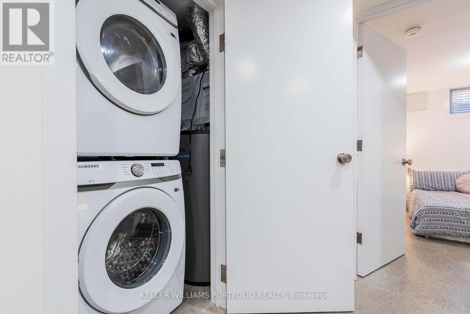 Lower - 180 Maria Street, Toronto, Ontario  M6P 1W4 - Photo 21 - W12358046