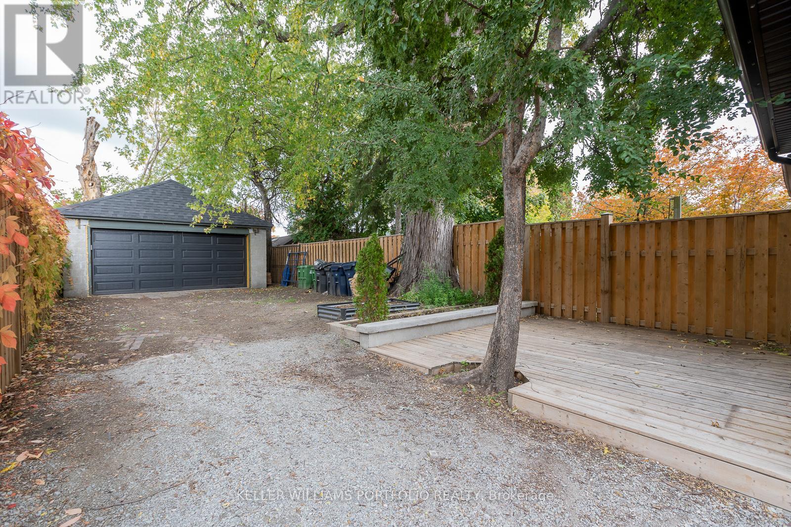 Lower - 180 Maria Street, Toronto, Ontario  M6P 1W4 - Photo 23 - W12358046