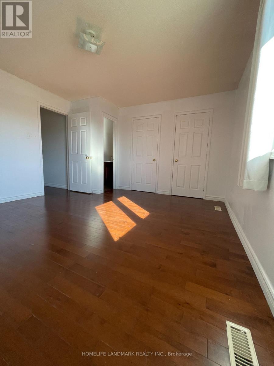 1016 Lucerne Crescent, Mississauga (Creditview), Ontario  L5C 3Y6 - Photo 11 - W12483123