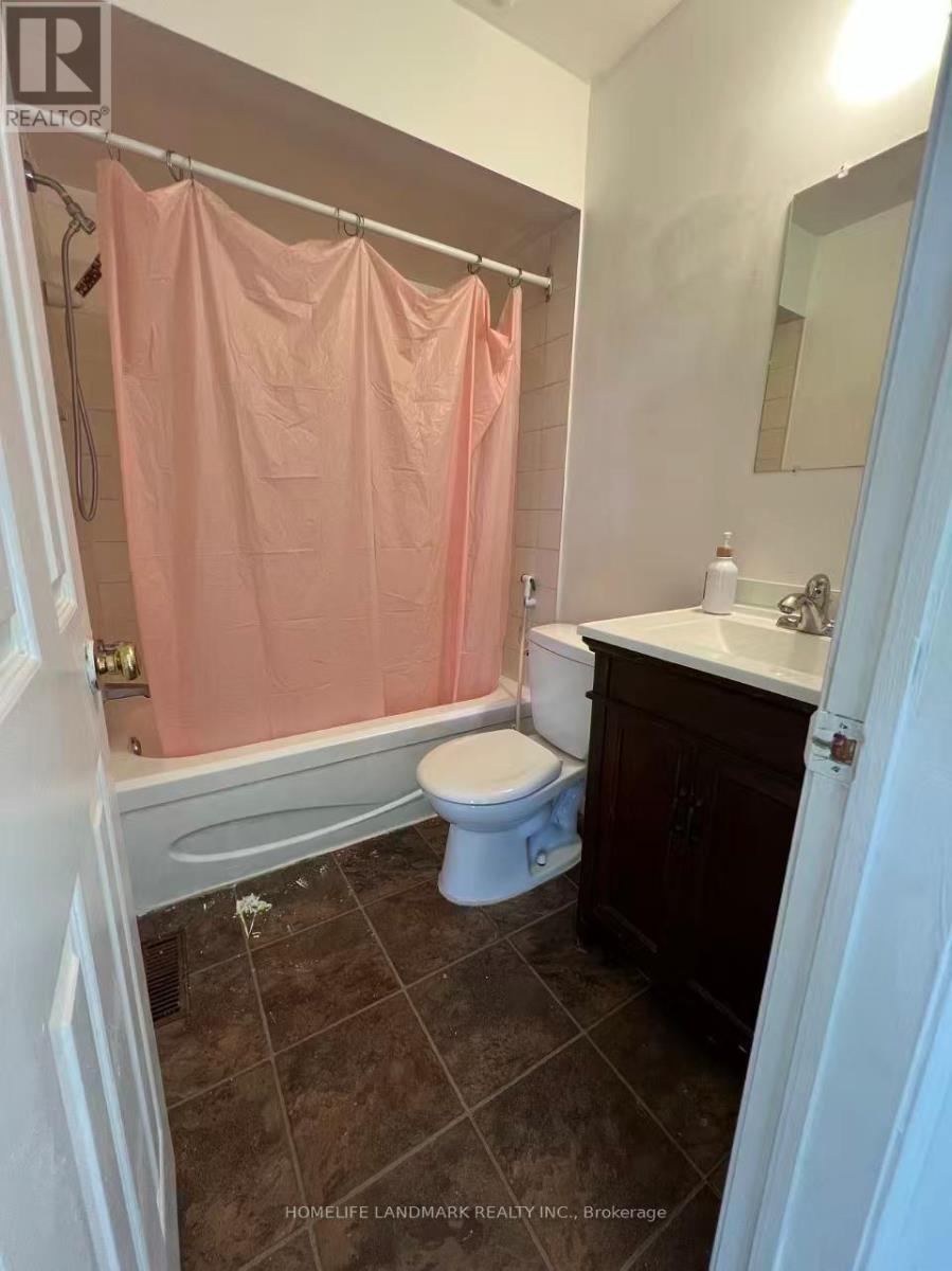 1016 Lucerne Crescent, Mississauga (Creditview), Ontario  L5C 3Y6 - Photo 13 - W12483123