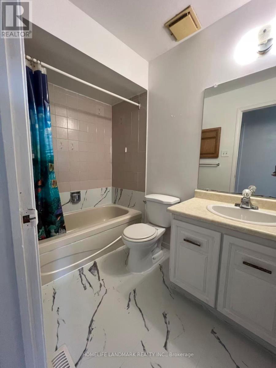 1016 Lucerne Crescent, Mississauga (Creditview), Ontario  L5C 3Y6 - Photo 16 - W12483123