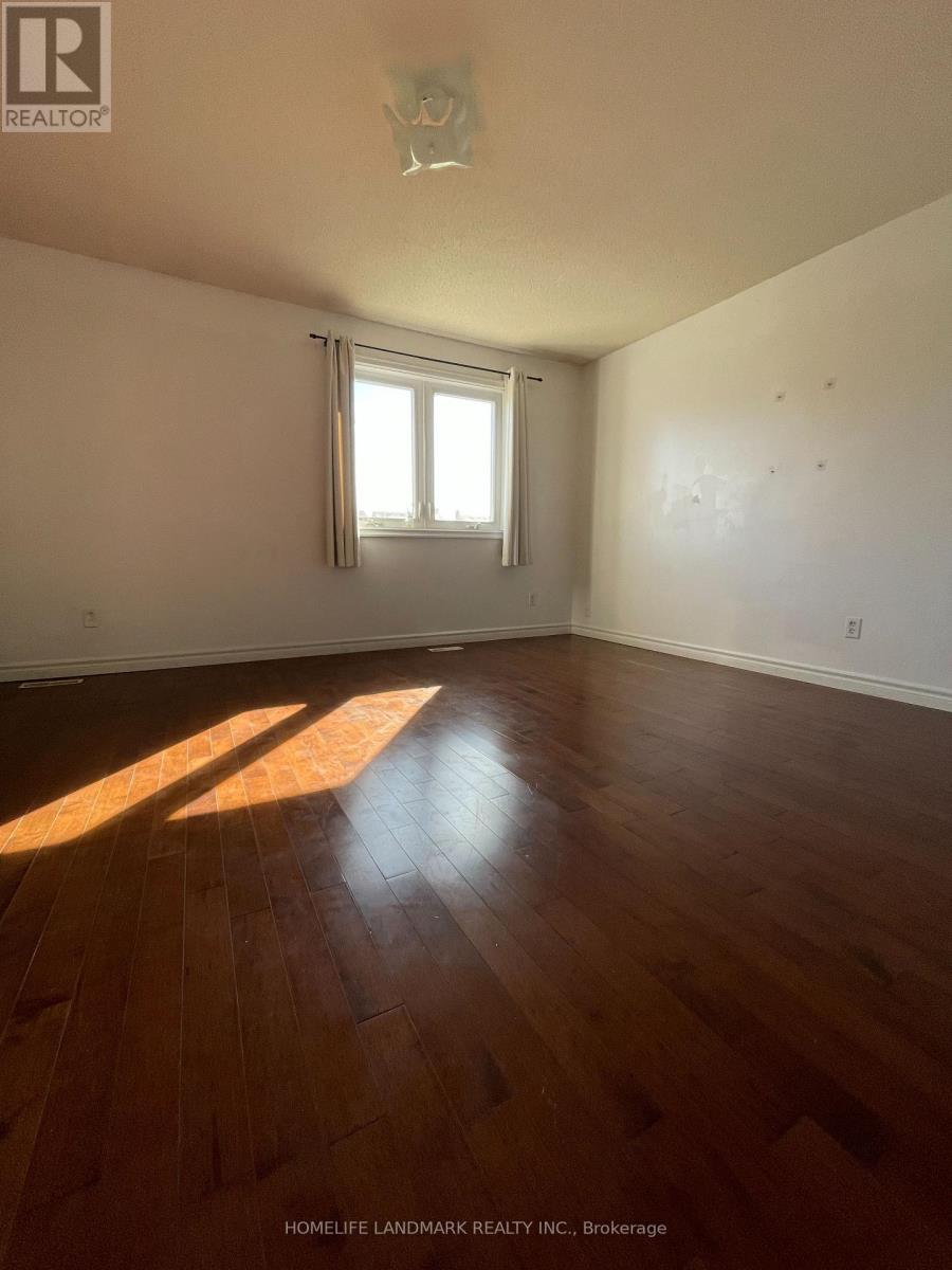 1016 Lucerne Crescent, Mississauga (Creditview), Ontario  L5C 3Y6 - Photo 12 - W12483123
