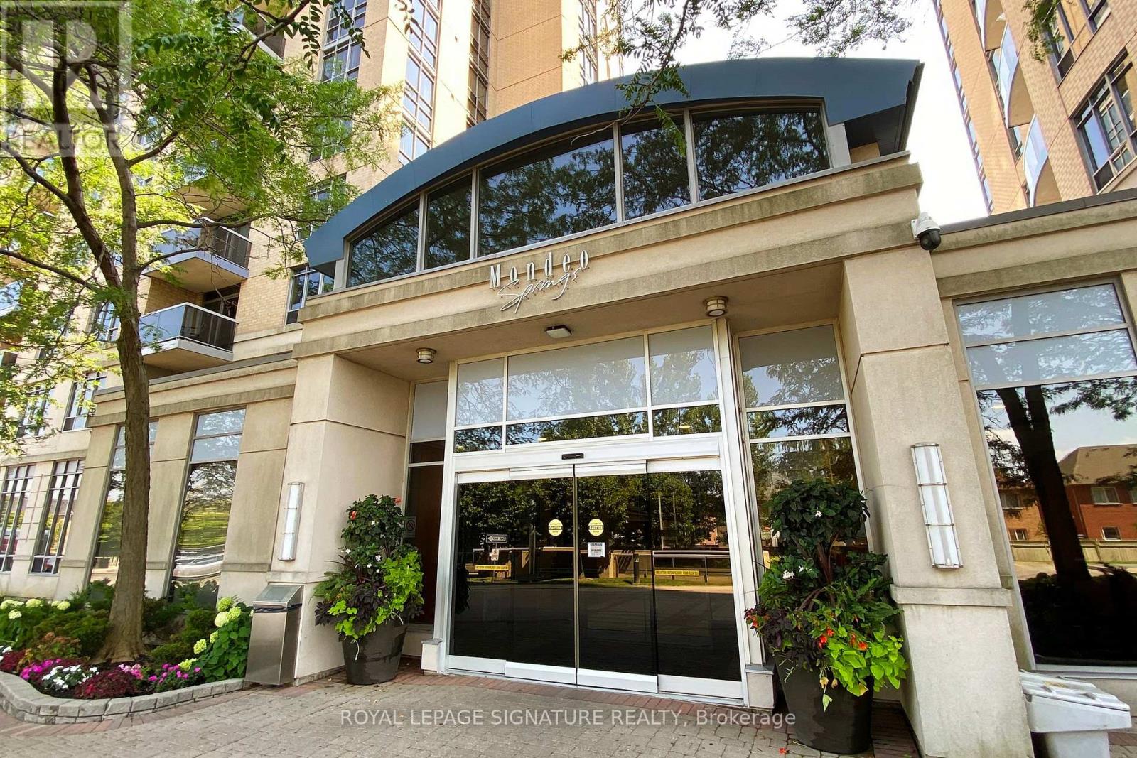 621 - 8 MONDEO DRIVE, Toronto, Ontario