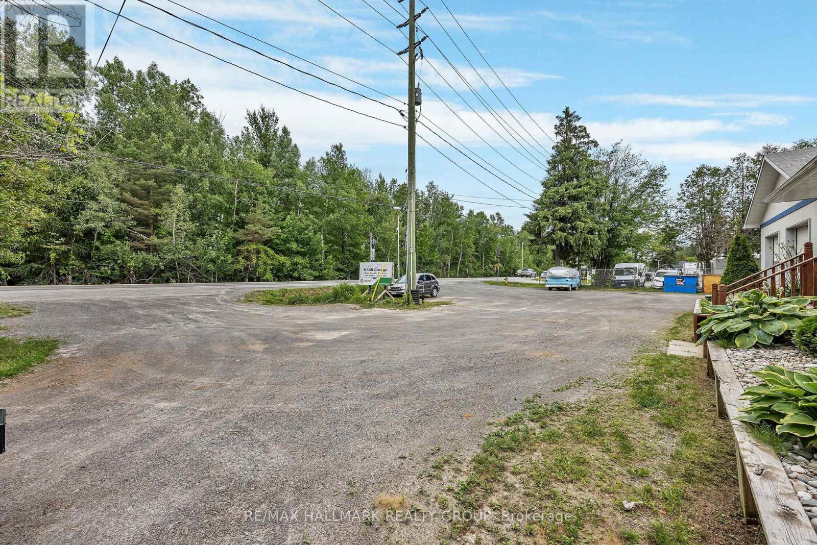 2460 Leitrim Road, Ottawa, Ontario  K1T 3V3 - Photo 5 - X12359086