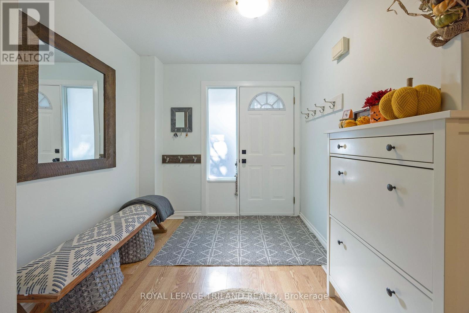 2 - 590 Millbank Drive, London South, Ontario  N6E 2H2 - Photo 6 - X12483620