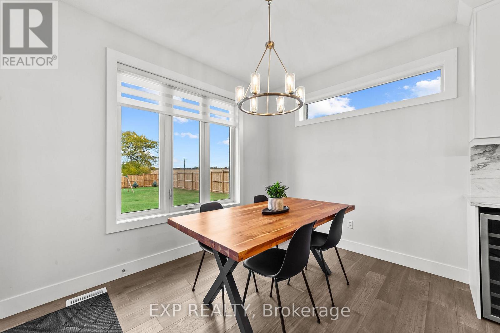 6572 Calvert Drive, Adelaide Metcalfe, Ontario  N7G 3H5 - Photo 12 - X12483636