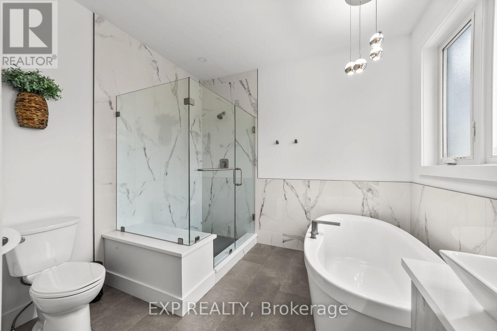 6572 Calvert Drive, Adelaide Metcalfe, Ontario  N7G 3H5 - Photo 16 - X12483636