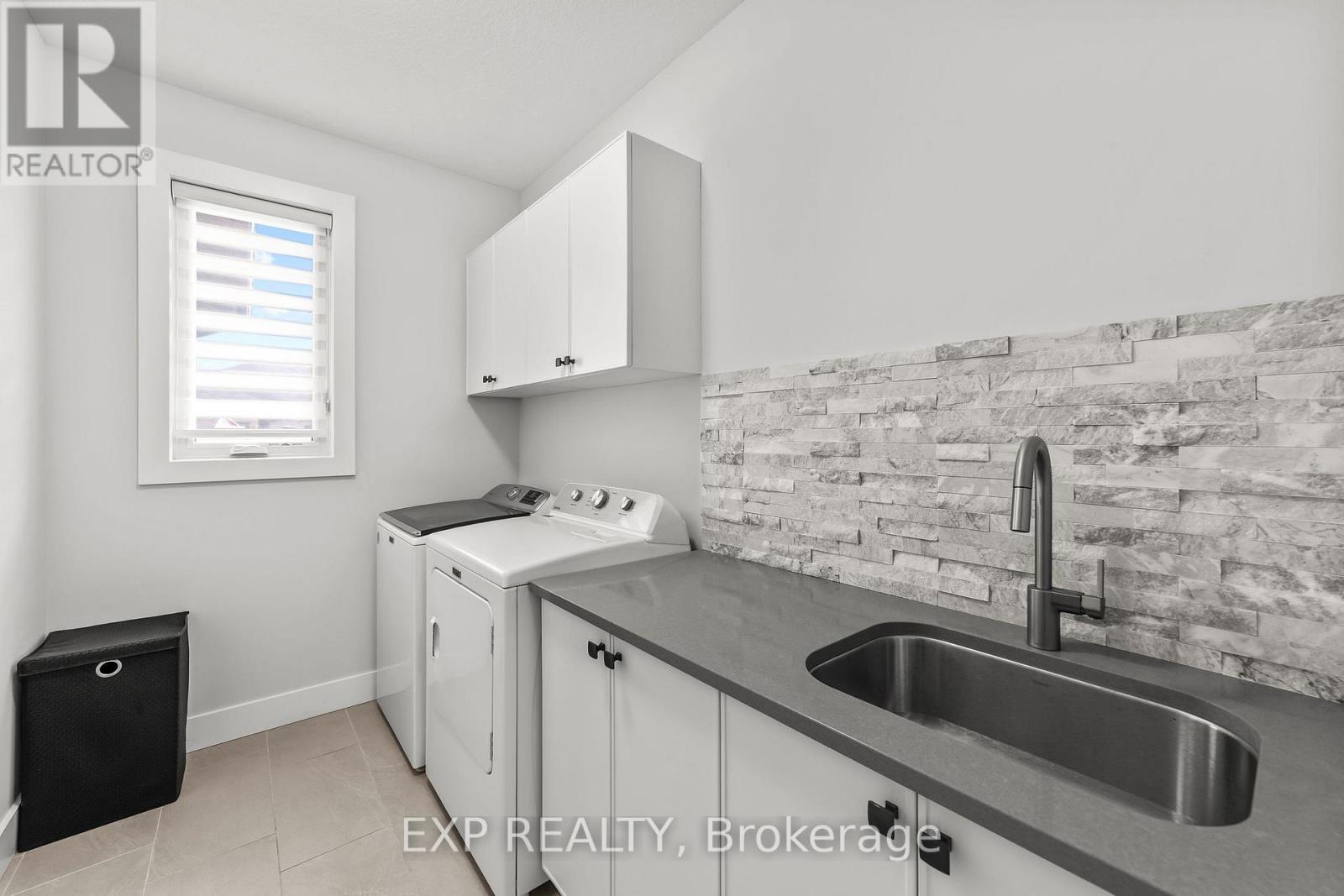 6572 Calvert Drive, Adelaide Metcalfe, Ontario  N7G 3H5 - Photo 23 - X12483636