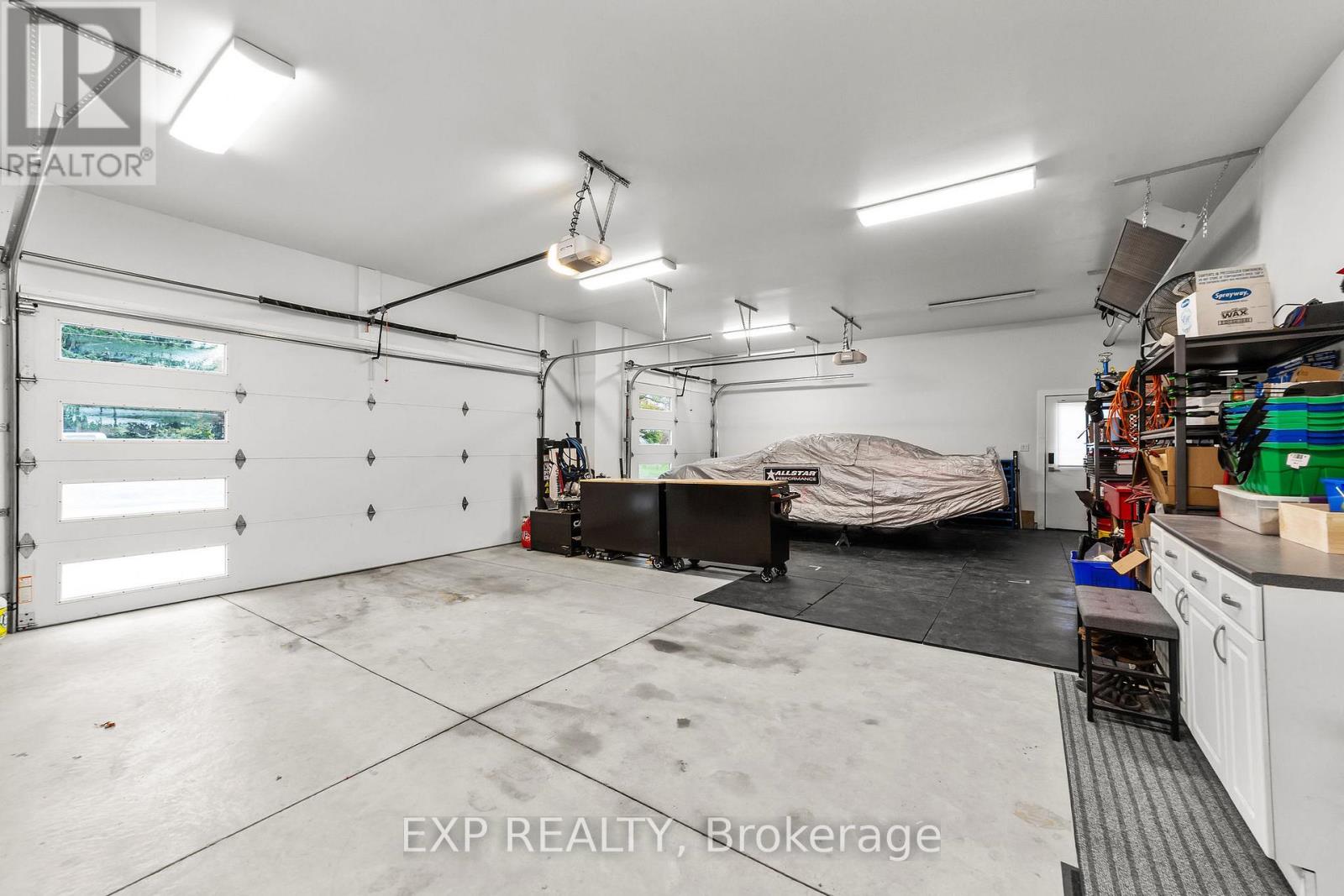 6572 Calvert Drive, Adelaide Metcalfe, Ontario  N7G 3H5 - Photo 31 - X12483636