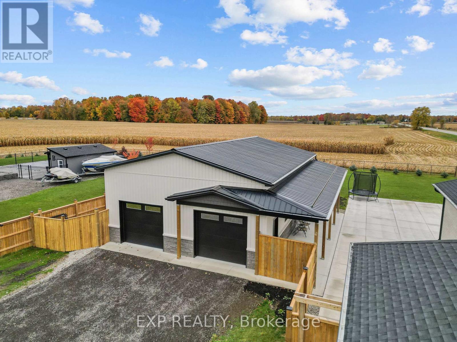 6572 Calvert Drive, Adelaide Metcalfe, Ontario  N7G 3H5 - Photo 32 - X12483636
