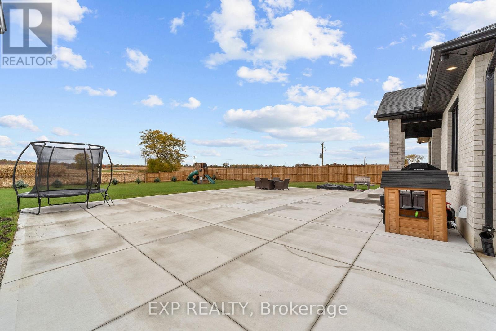 6572 Calvert Drive, Adelaide Metcalfe, Ontario  N7G 3H5 - Photo 36 - X12483636