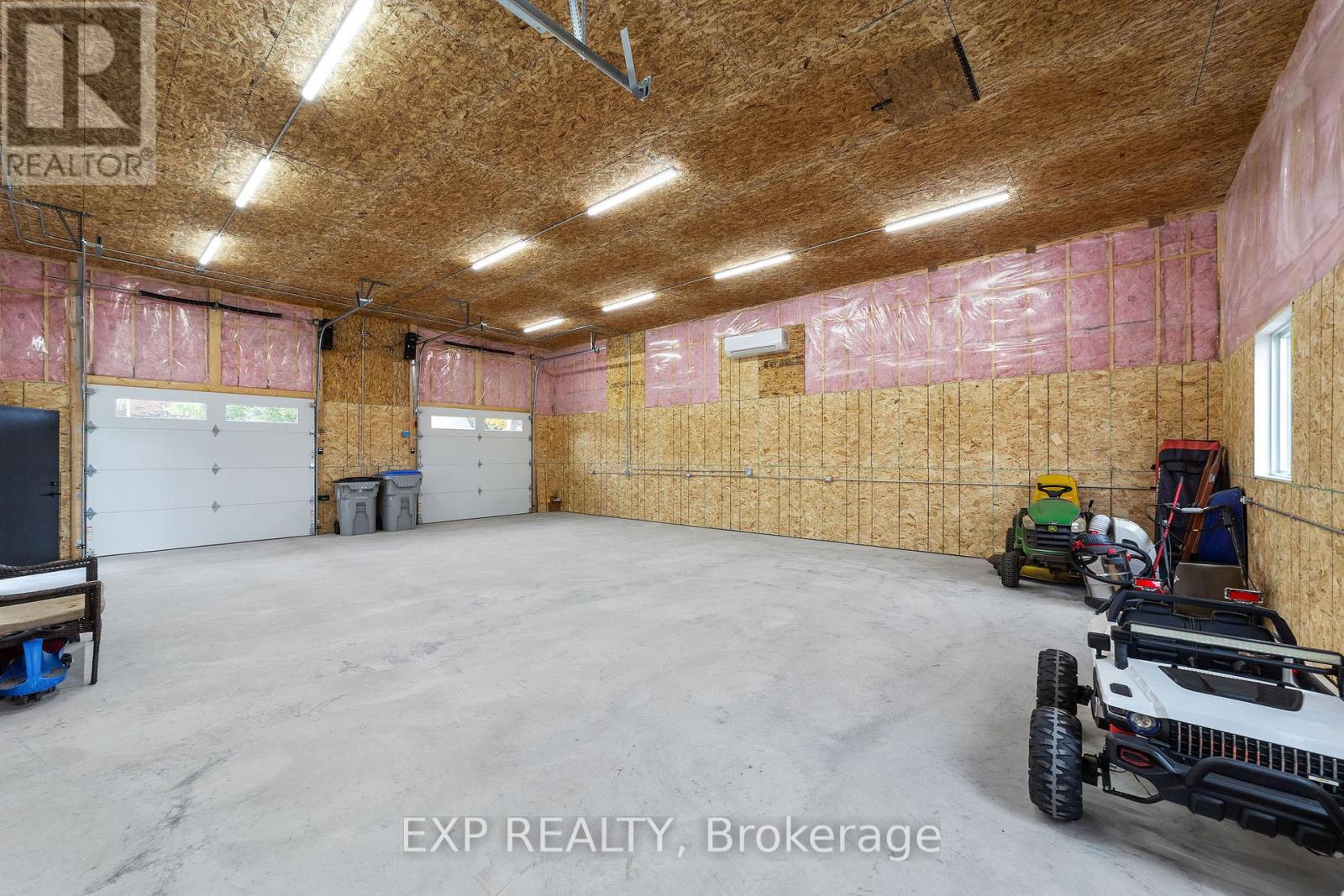 6572 Calvert Drive, Adelaide Metcalfe, Ontario  N7G 3H5 - Photo 7 - X12483636