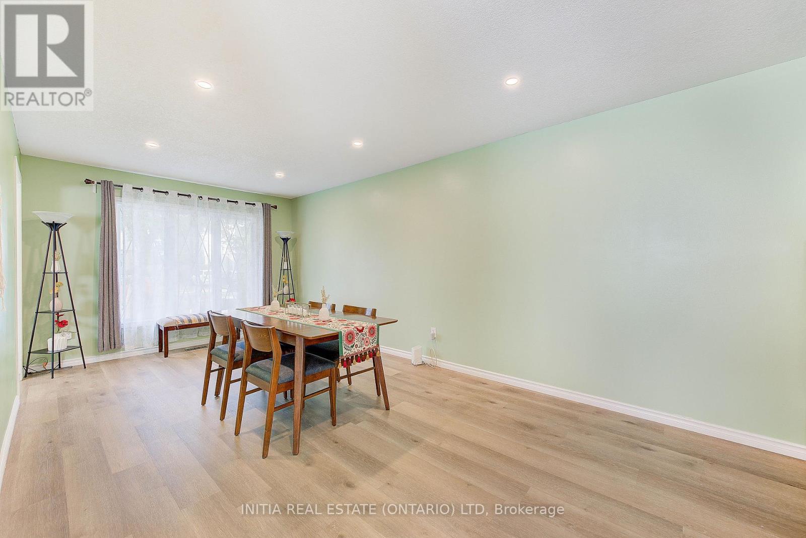 255 Brunswick Crescent, London North, Ontario  N6G 3L1 - Photo 8 - X12483678