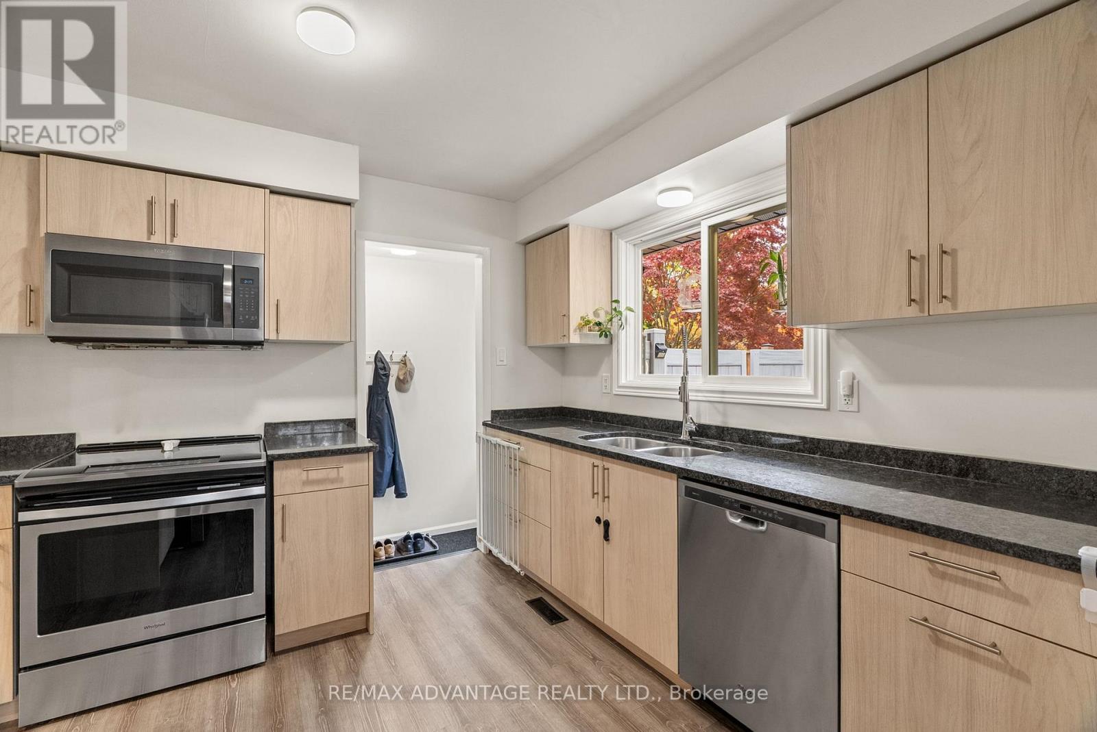 66 Wellesley Crescent, London East, Ontario  N5V 1J7 - Photo 13 - X12483679