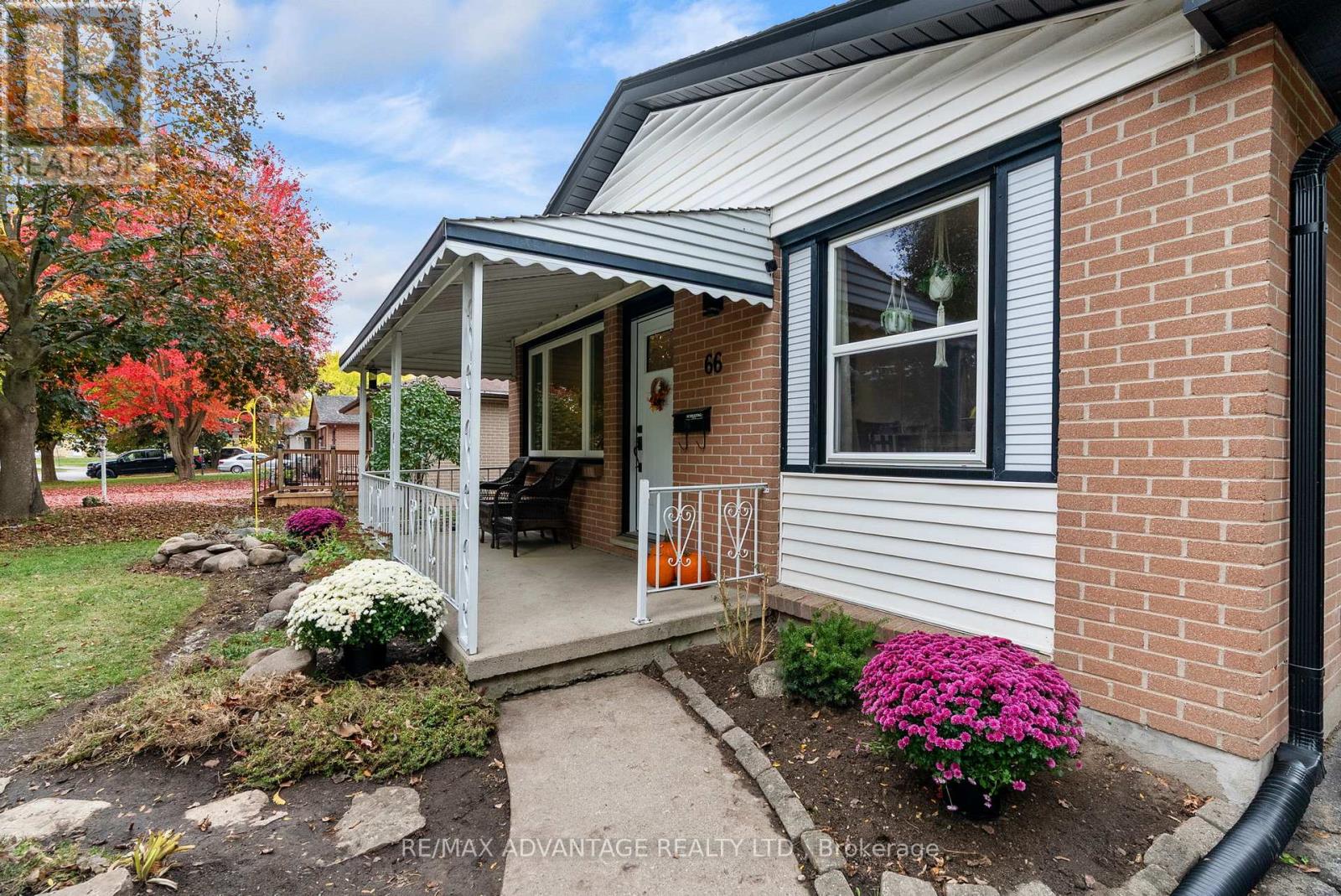 66 Wellesley Crescent, London East, Ontario  N5V 1J7 - Photo 2 - X12483679