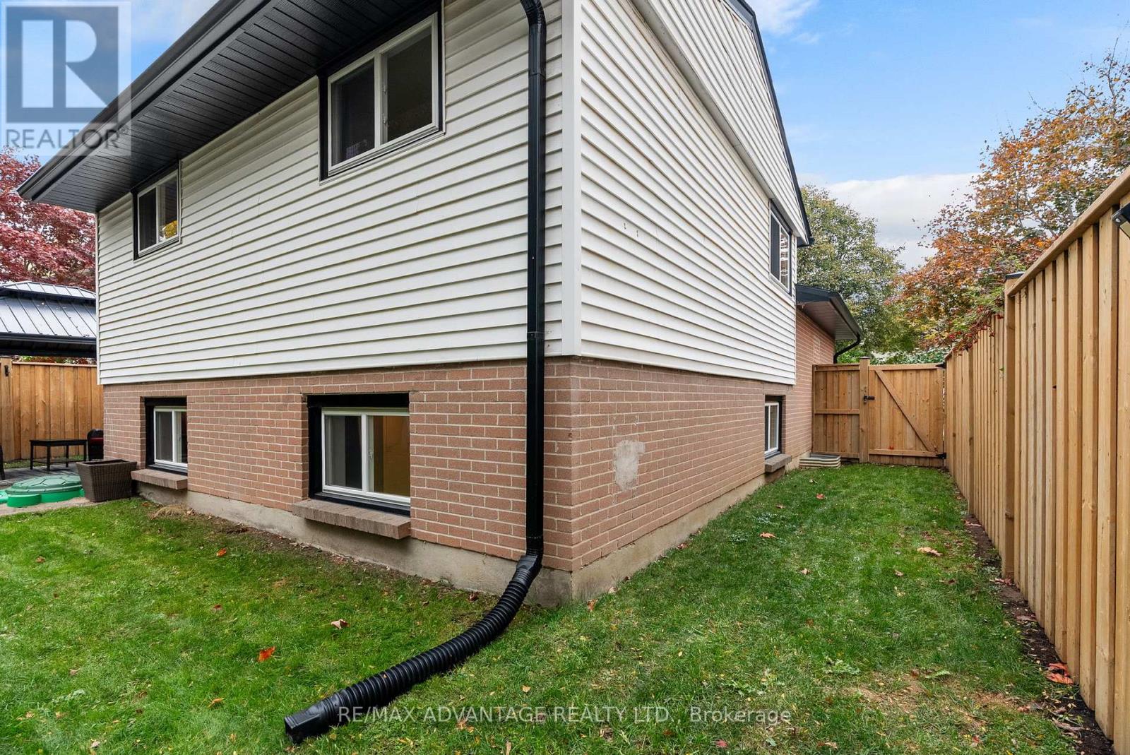 66 Wellesley Crescent, London East, Ontario  N5V 1J7 - Photo 45 - X12483679