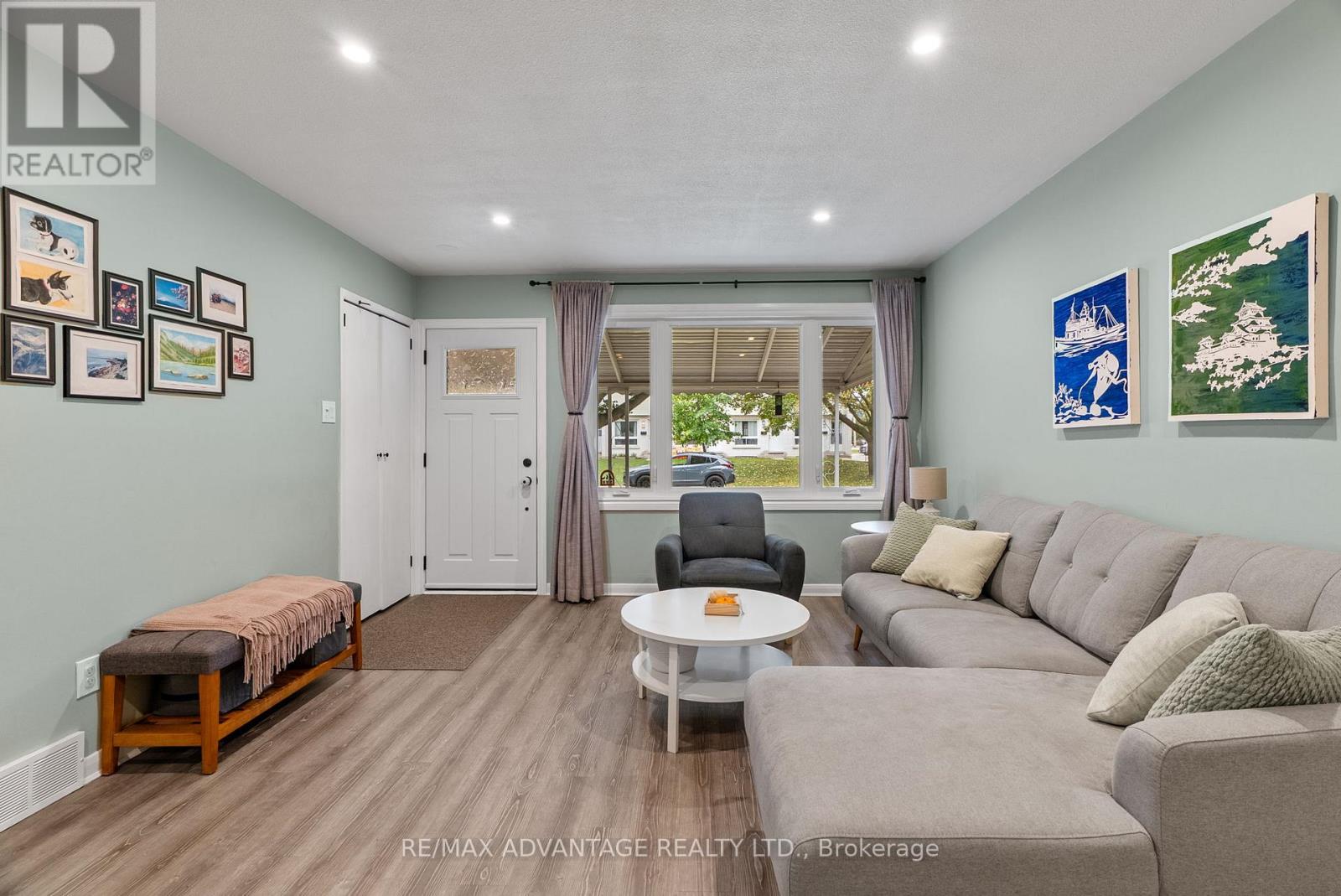 66 Wellesley Crescent, London East, Ontario  N5V 1J7 - Photo 5 - X12483679