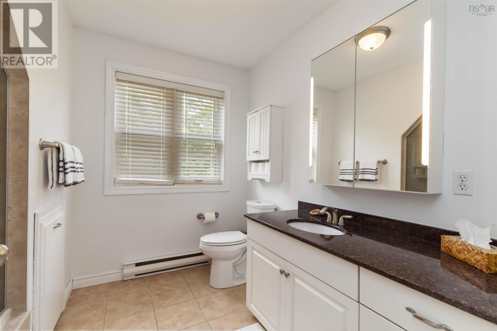 96 Crescent Street, Bridgewater, Nova Scotia  B4V 2C7 - Photo 36 - 202524680