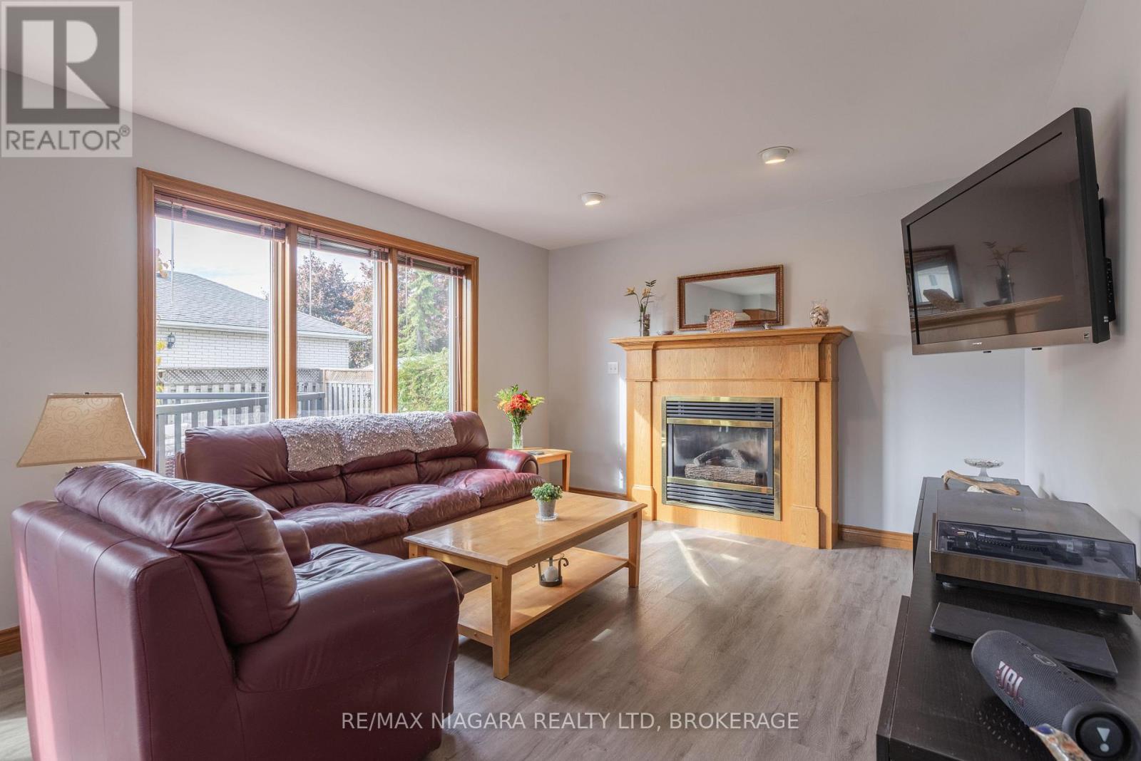 3839 Northwood Drive, Niagara Falls, Ontario  L2H 2Y5 - Photo 16 - X12482905