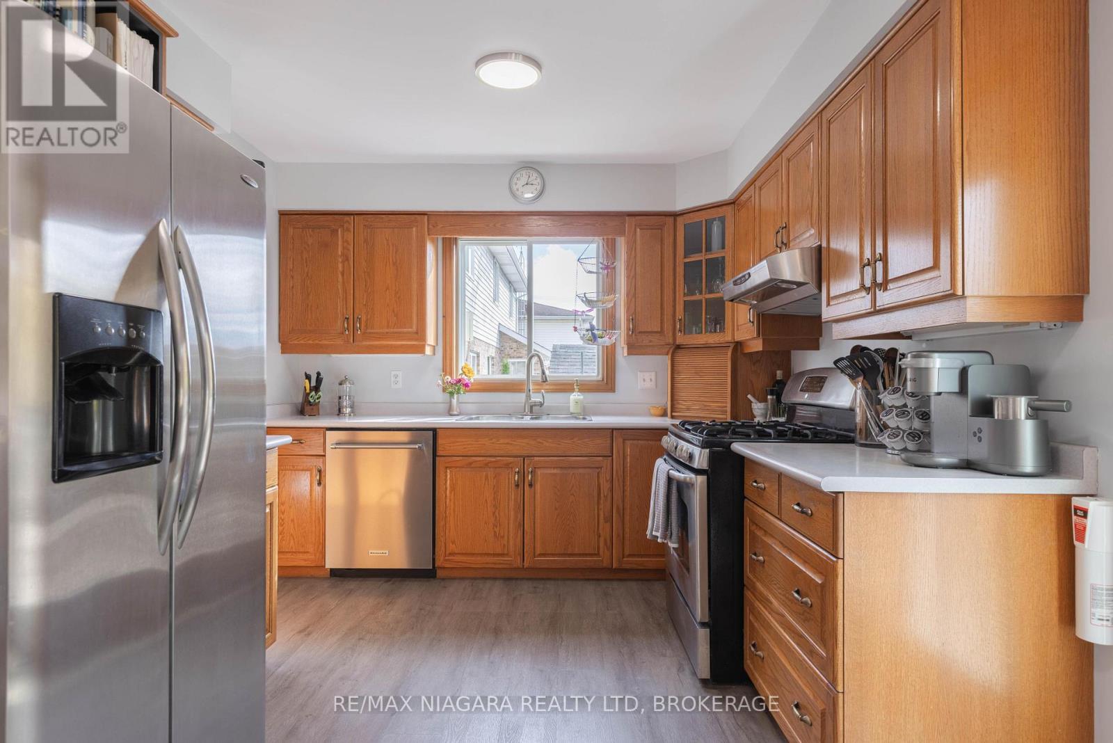 3839 Northwood Drive, Niagara Falls, Ontario  L2H 2Y5 - Photo 12 - X12482905