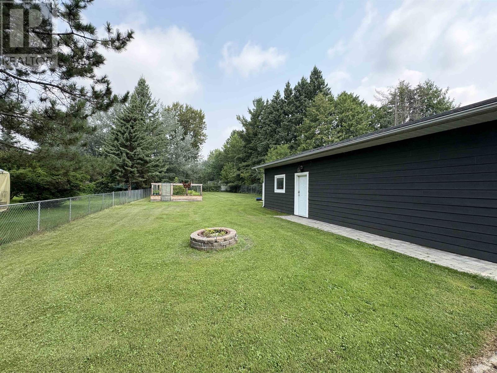 1702 Sunset Dr, Fort Frances, Ontario P9A 2V1 - Photo 41 - TB253215