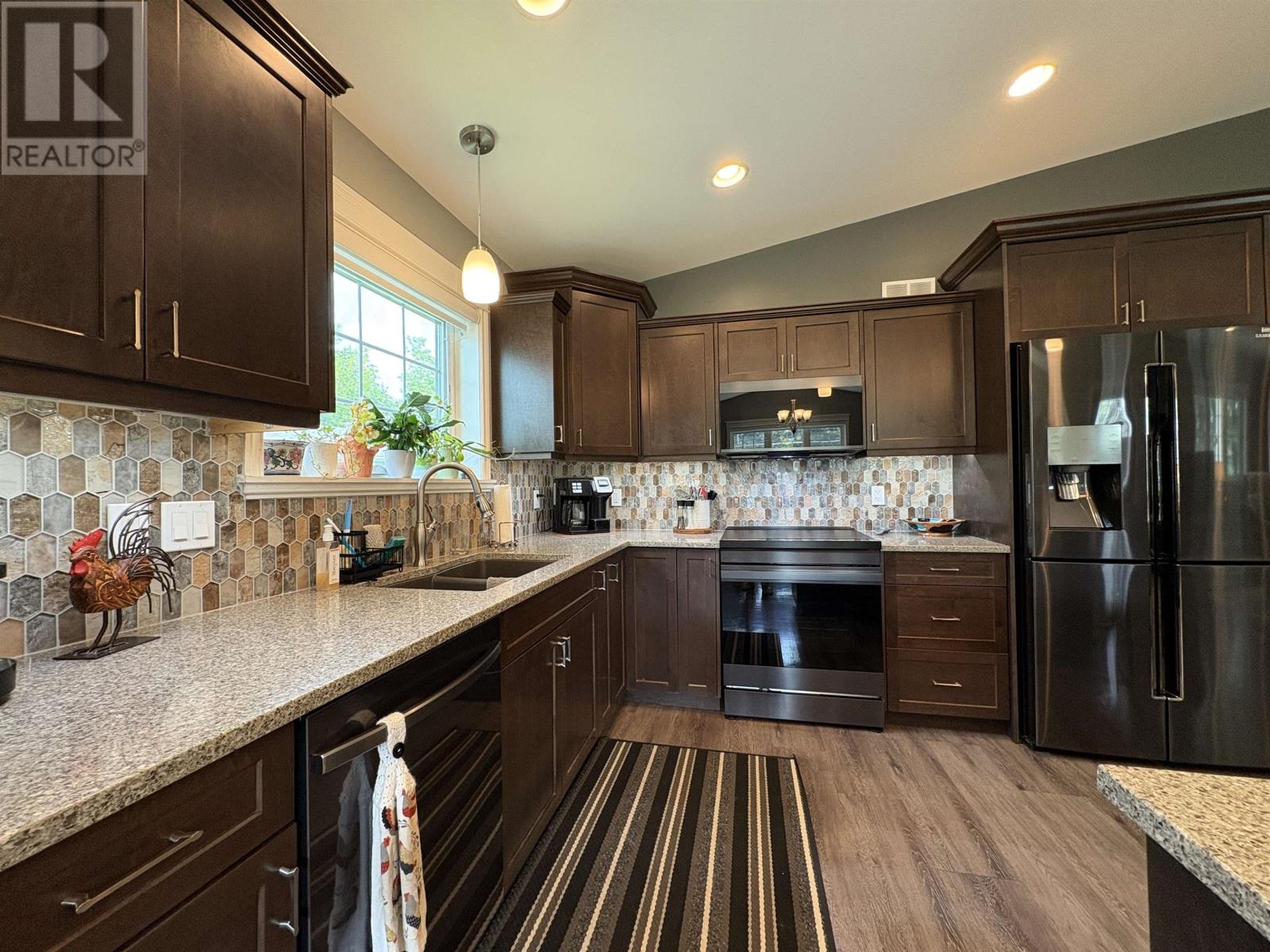 1702 Sunset Dr, Fort Frances, Ontario P9A 2V1 - Photo 10 - TB253215