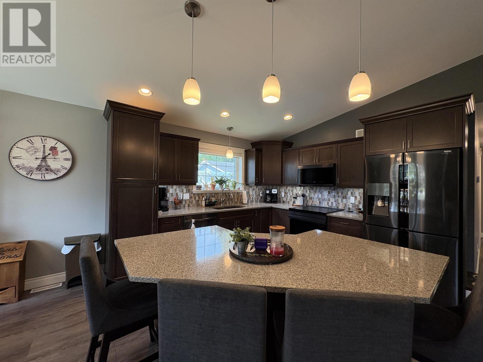 1702 Sunset Dr, Fort Frances, Ontario P9A 2V1 - Photo 8 - TB253215