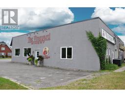 15 BROADVIEW AVENUE E, Smiths Falls, Ontario