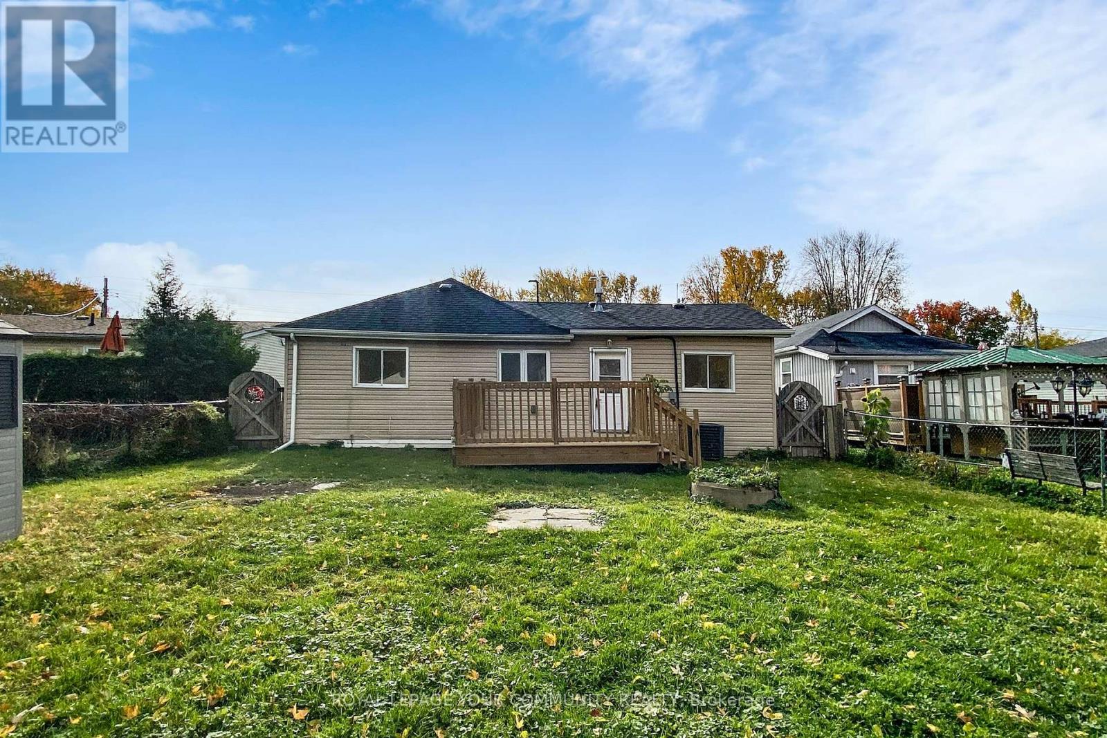 240 Royal Road, Georgina, Ontario  L4P 2T8 - Photo 47 - N12483486
