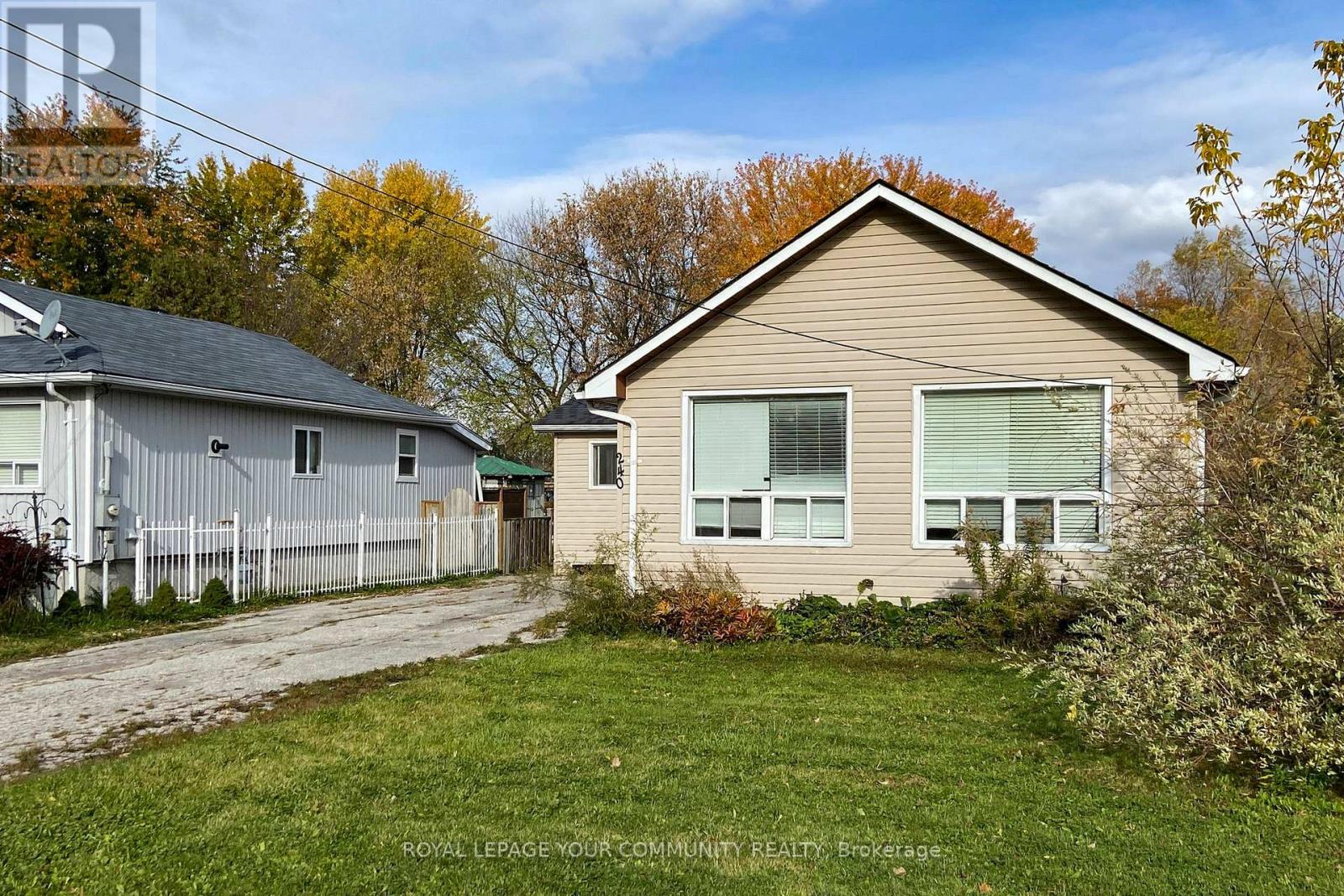 240 Royal Road, Georgina, Ontario  L4P 2T8 - Photo 3 - N12483496