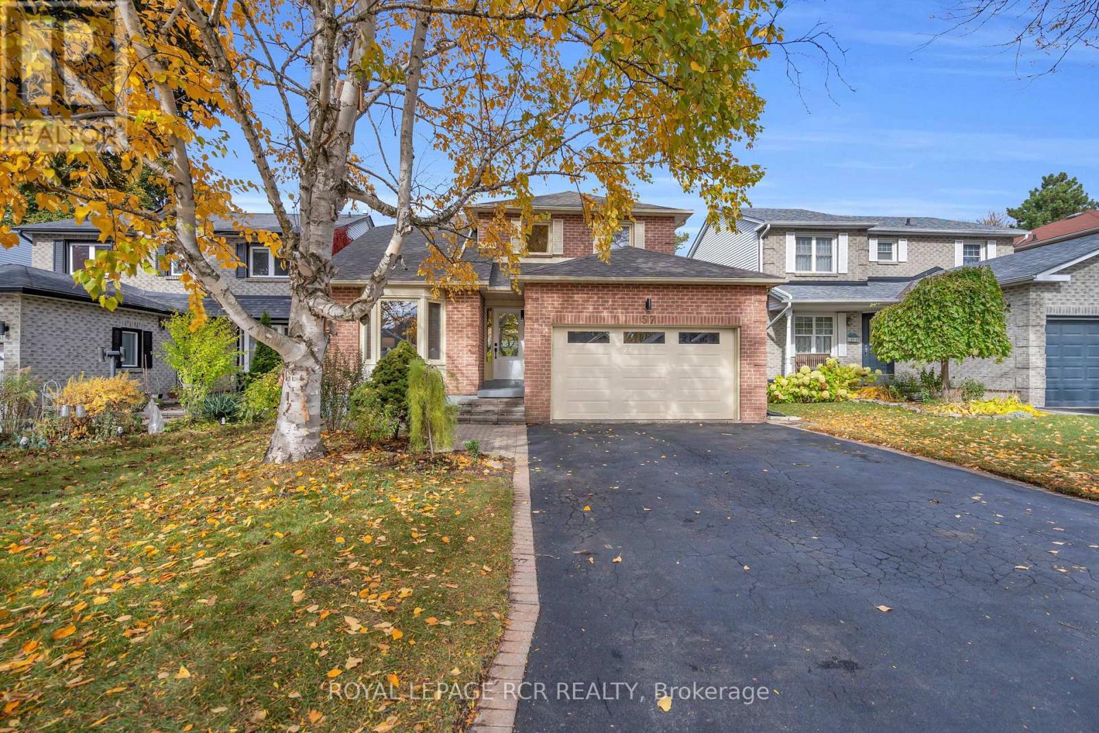 57 Closs Square, Aurora, Ontario  L4G 5H6 - Photo 2 - N12483500
