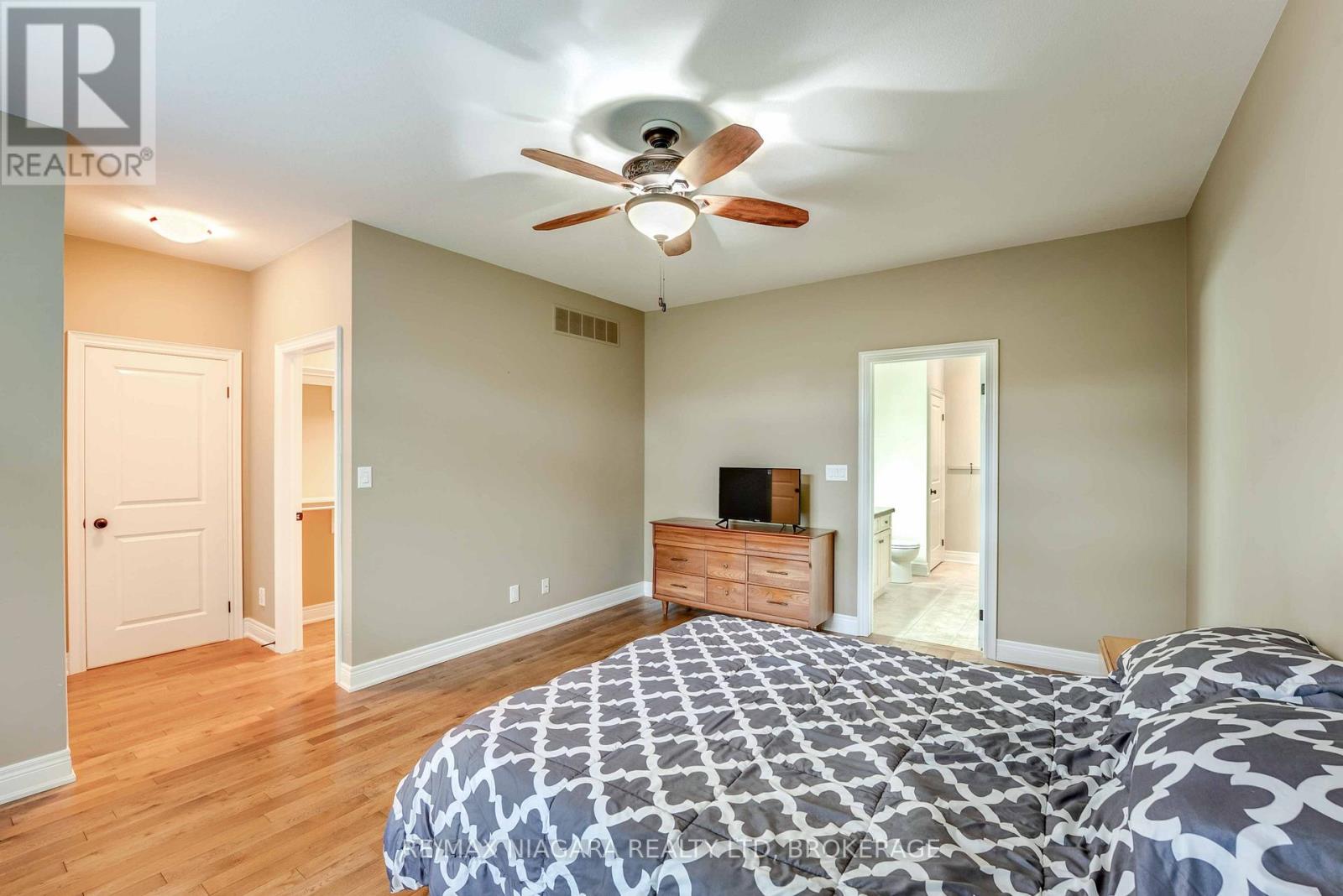 24 Emerald Common, St. Catharines (Lakeshore), Ontario  L2M 0A7 - Photo 12 - X12483562