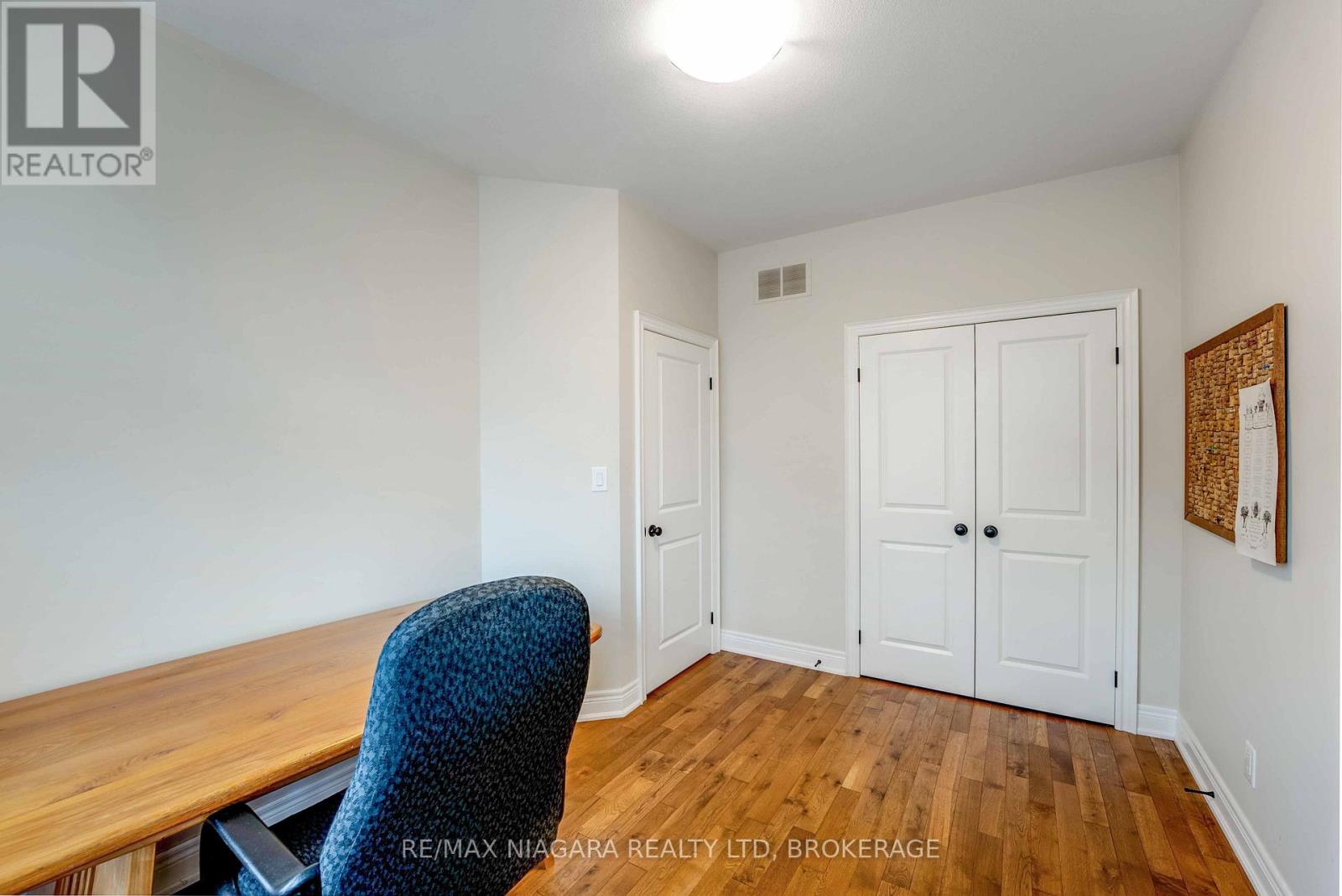 24 Emerald Common, St. Catharines (Lakeshore), Ontario  L2M 0A7 - Photo 5 - X12483562